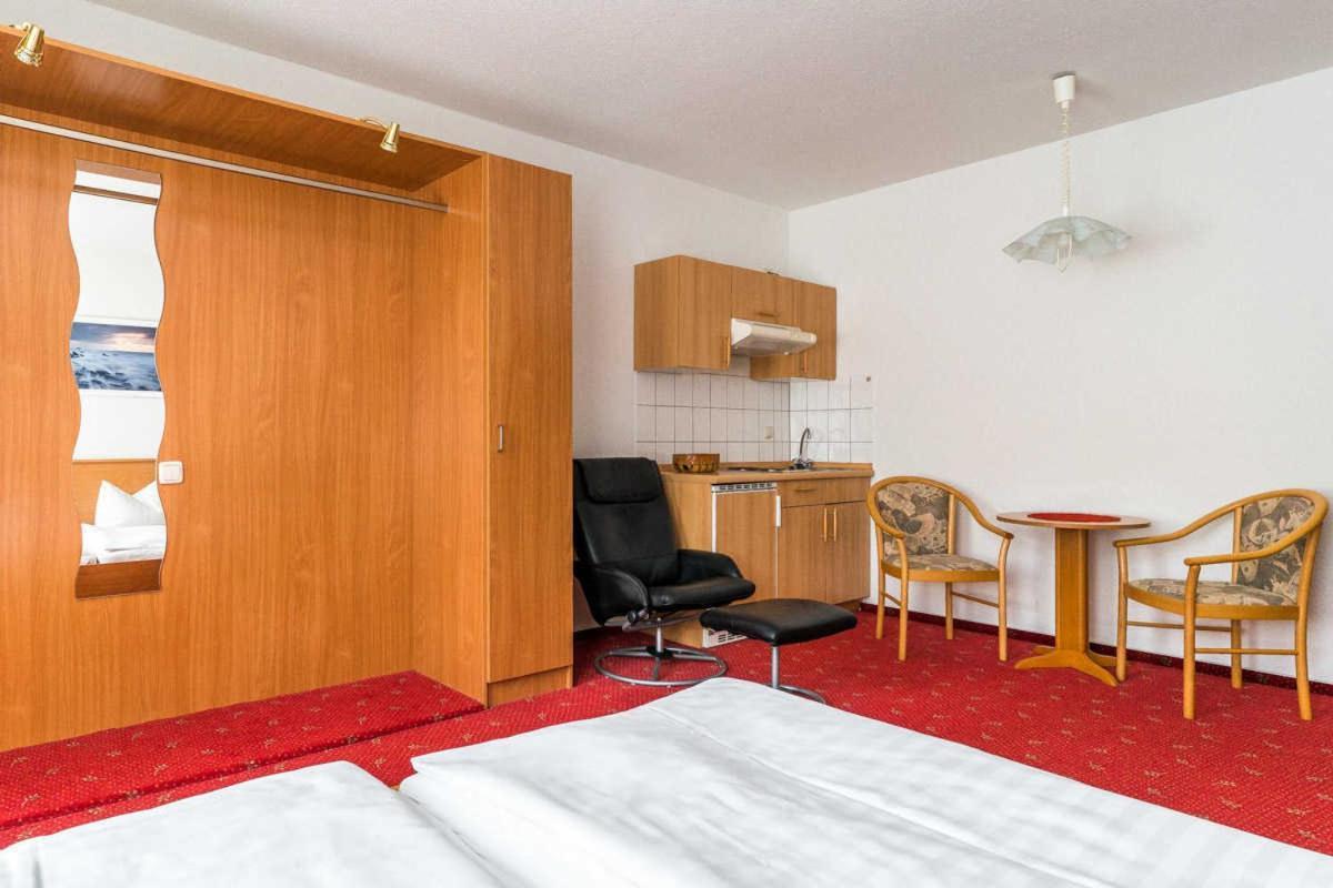וארן Hotel Am Brauhaus מראה חיצוני תמונה