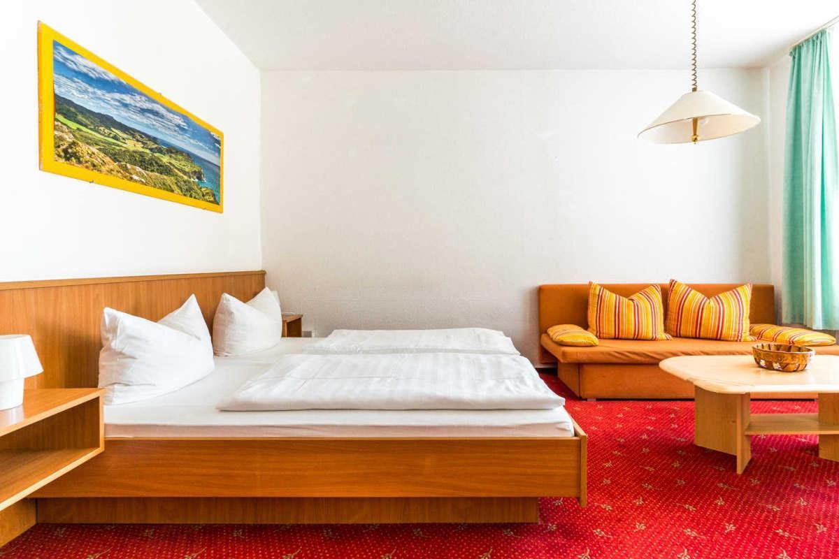 וארן Hotel Am Brauhaus מראה חיצוני תמונה