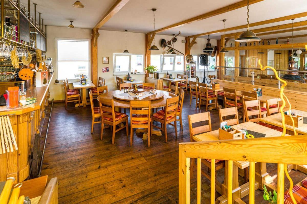 וארן Hotel Am Brauhaus מראה חיצוני תמונה