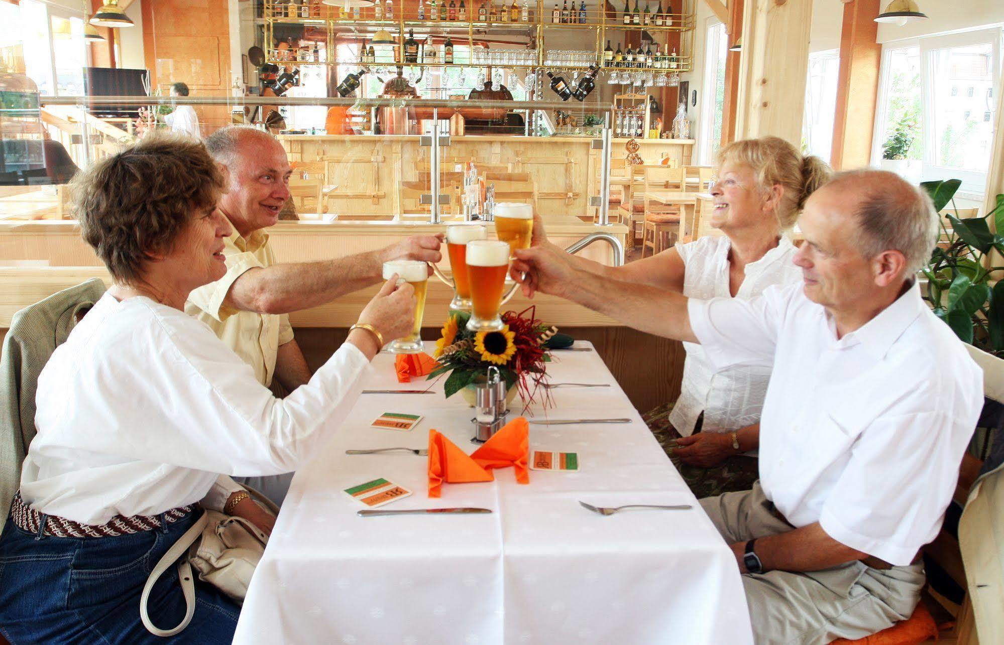 וארן Hotel Am Brauhaus מראה חיצוני תמונה